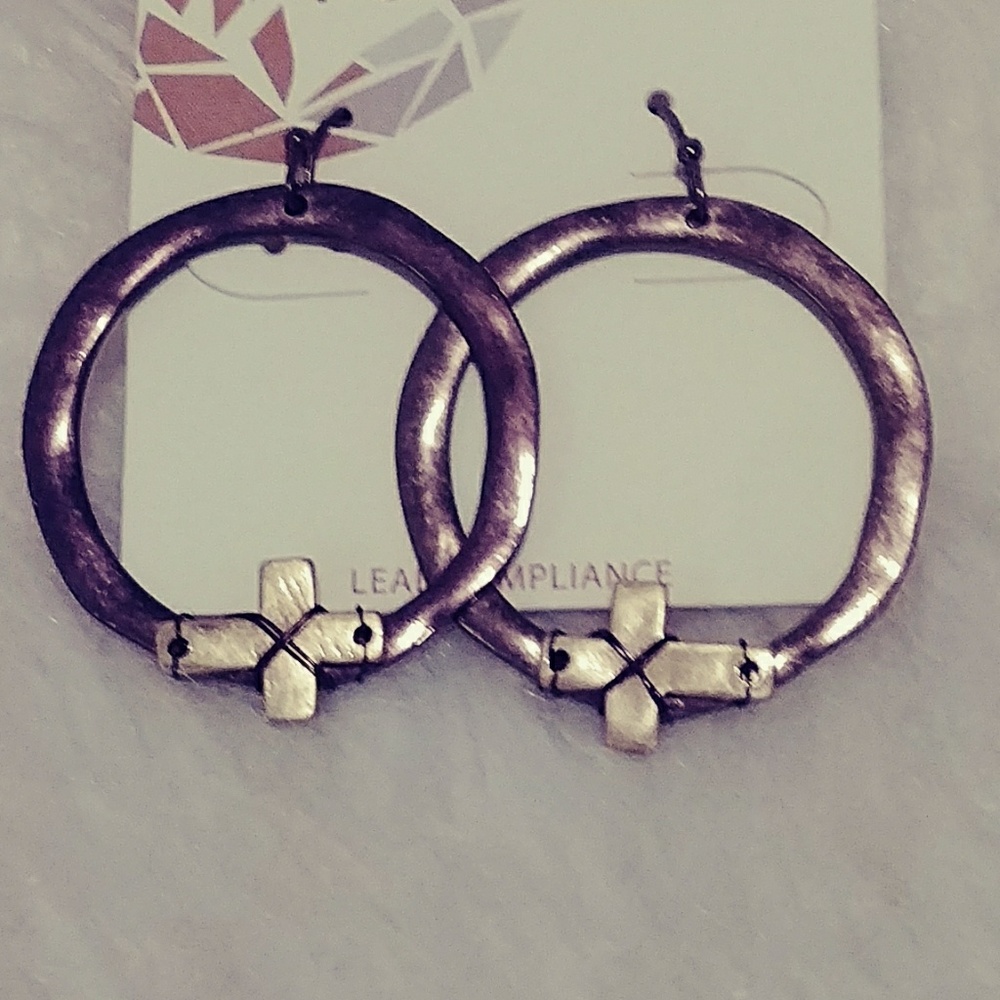 🆕 Bronze Hammered hoops with wire Cross